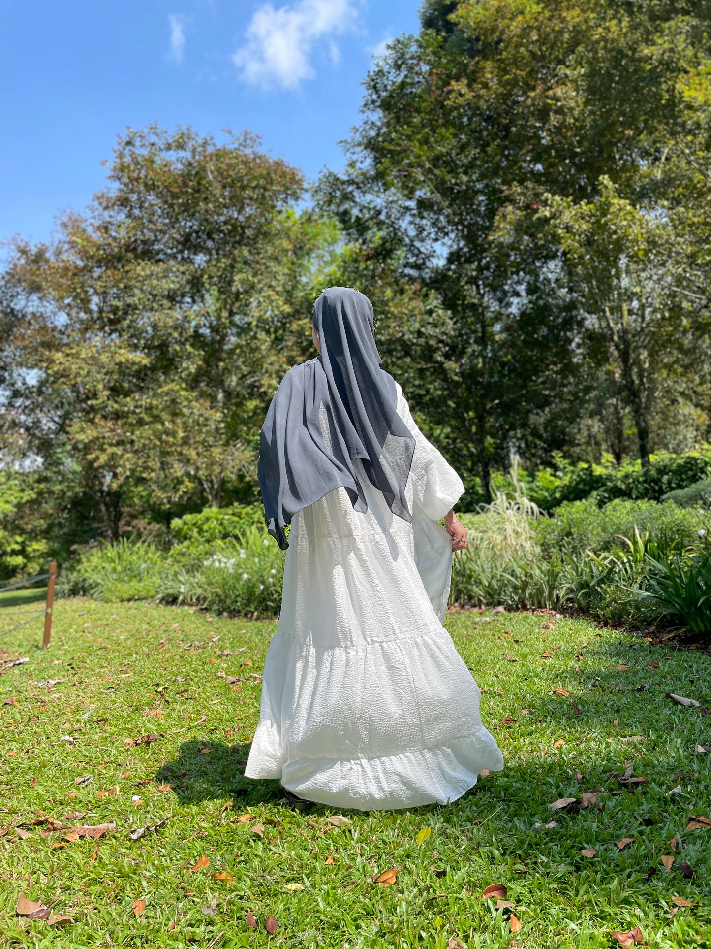 poof dress (130cm long)